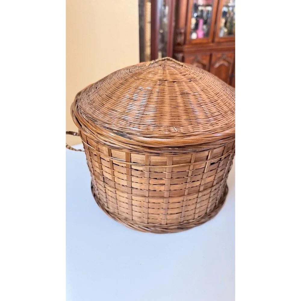 Vintage Woven Wicker Basket With‎ Lid Handles Storage Picnic Farmhouse